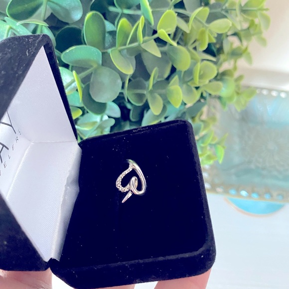 Kay Jewelers Diamond Heart Sterling silver 925 Sun Ring with velvet box size 6.5 - Picture 2 of 6